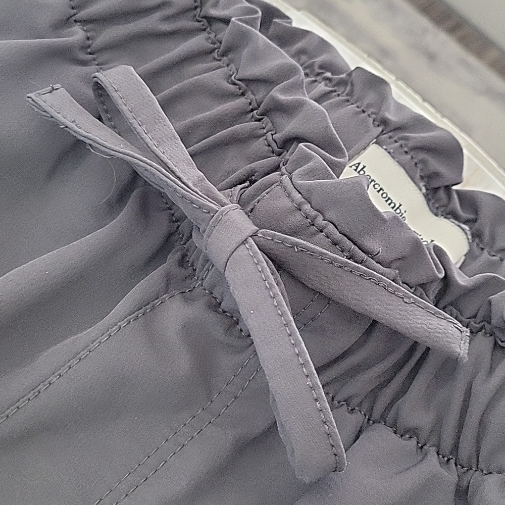 A&F Joggers Commuter Travel Pants - Picture 6 of 8